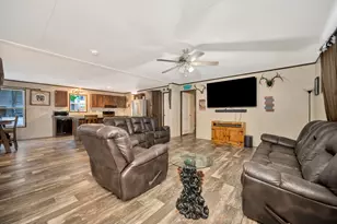 445 Lakeside Dr, Bowie, TX 76230 - Photo 5