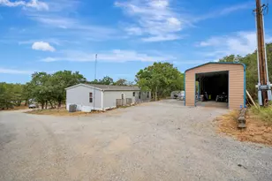 445 Lakeside Dr, Bowie, TX 76230 - Photo 35