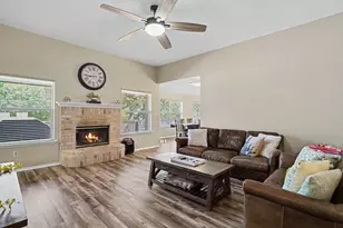 637 Oak View Ct, Azle, TX 76020 - Photo 9