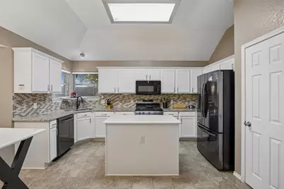 905 Forest Hollow Drive, Hurst, TX 76053 - Photo 5