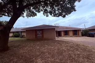 2612 S Meadow Dr, Fort Worth, TX 76133 - Photo 1