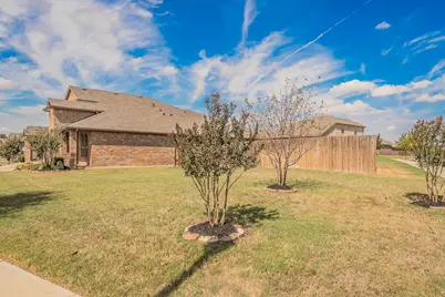 300 Oakbluff Drive, Denton, TX 76210 - Photo 35