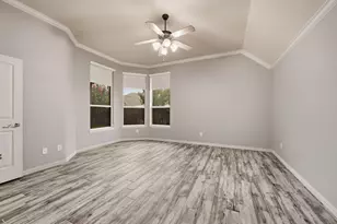 307 Park Haven Blvd, Euless, TX 76039 - Photo 19