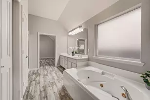 307 Park Haven Blvd, Euless, TX 76039 - Photo 23