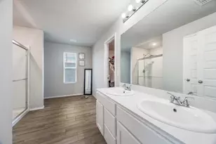 926 Hurstwood Dr, Van Alstyne, TX 75495 - Photo 11