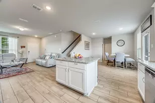 926 Hurstwood Dr, Van Alstyne, TX 75495 - Photo 5
