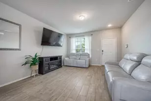 926 Hurstwood Dr, Van Alstyne, TX 75495 - Photo 9
