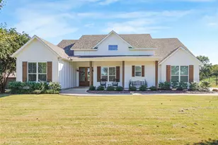 108 Southwood Dr, Burleson, TX 76028 - Photo 1
