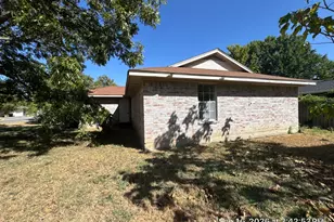 800 Maple St, Howe, TX 75459 - Photo 11
