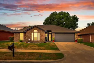 6608 Stetter Dr, Arlington, TX 76001 - Photo 1