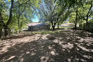 1222 S Lamar St, Weatherford, TX 76086 - Photo 15