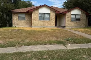 705 Angle Ridge Cir, Garland, TX 75043 - Photo 1
