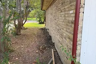 705 Angle Ridge Cir, Garland, TX 75043 - Photo 37