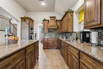 305 Fountain Creek Court, Ovilla, TX 75154 - Photo 7