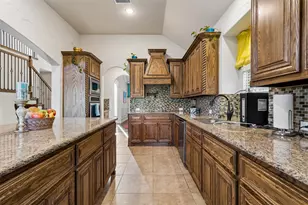 305 Fountain Creek Ct, Ovilla, TX 75154 - Photo 7