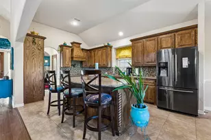 305 Fountain Creek Ct, Ovilla, TX 75154 - Photo 3