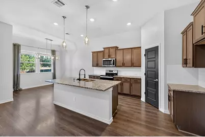 108 Lakeview Circle, Pilot Point, TX 76258 - Photo 5