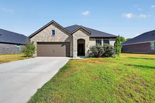 108 Lakeview Cir, Pilot Point, TX 76258 - Photo 1