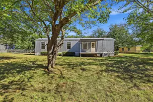 1500 Lands End St, Granbury, TX 76048 - Photo 3