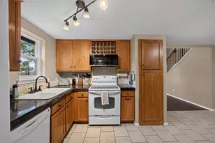 203 Briarglen Dr, Cedar Hill, TX 75104 - Photo 13