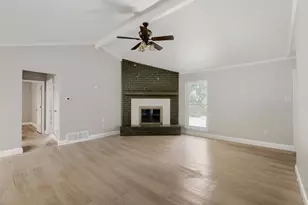 6917 Post Oak Dr, North Richland Hills, TX 76182 - Photo 5