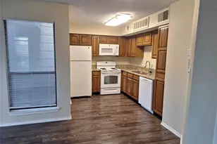 2309 Balsam Dr, Arlington, TX 76006 - Photo 5