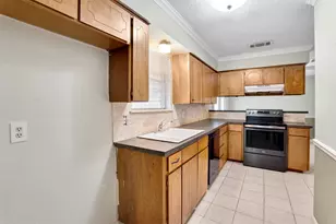 7044 Crosstimbers Ln, North Richland Hills, TX 76182 - Photo 11
