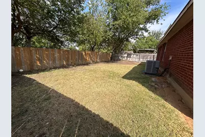 105 Sudbury Way, Arlington, TX 76018 - Photo 13