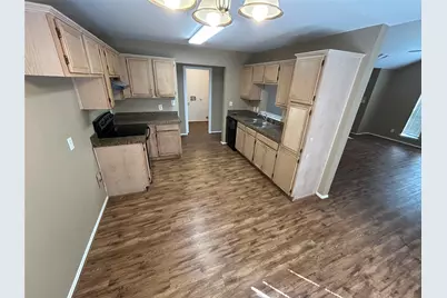 105 Sudbury Way, Arlington, TX 76018 - Photo 3
