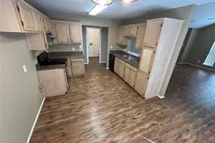 105 Sudbury Way, Arlington, TX 76018 - Photo 3