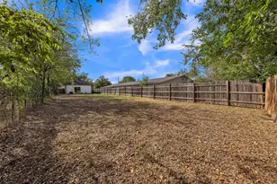 218 Locust St S, Sulphur Springs, TX 75482 - Photo 25