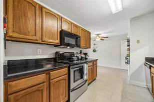 2312 Havenwood Dr, Arlington, TX 76018 - Photo 9