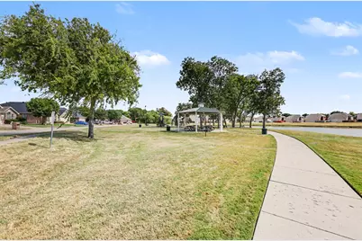 1235 Clearwater Drive, Grand Prairie, TX 75052 - Photo 25