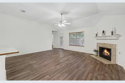 1235 Clearwater Drive, Grand Prairie, TX 75052 - Photo 7