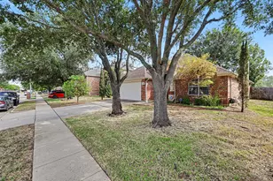 1235 Clearwater Dr, Grand Prairie, TX 75052 - Photo 21