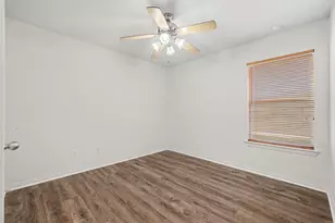 1235 Clearwater Dr, Grand Prairie, TX 75052 - Photo 13