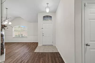 1235 Clearwater Drive, Grand Prairie, TX 75052 - Photo 3