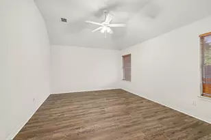 1235 Clearwater Dr, Grand Prairie, TX 75052 - Photo 33