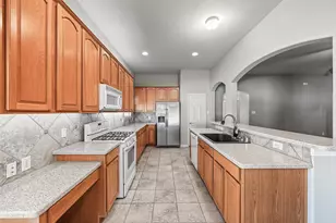1009 Greenview Ln, Savannah, TX 76227 - Photo 17
