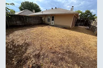 5425 Stagetrail Drive, Arlington, TX 76017 - Photo 13