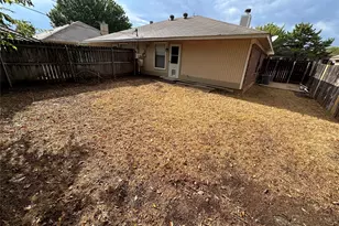 5425 Stagetrail Dr, Arlington, TX 76017 - Photo 13