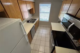 5425 Stagetrail Dr, Arlington, TX 76017 - Photo 5