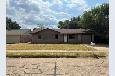 2312 Meadow Crest, Irving, TX 75060 - Photo 1