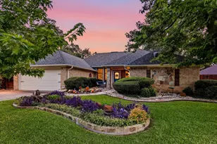 707 Glenn Dr, Euless, TX 76039 - Photo 1