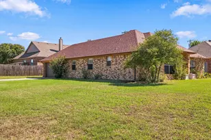 1015 Shelly Dr, Keene, TX 76031 - Photo 3