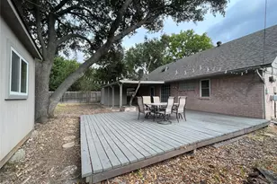1310 Doncaster St, Irving, TX 75062 - Photo 5