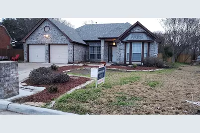 4234 Briar Hill Drive, Grand Prairie, TX 75052 - Photo 9