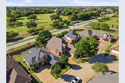750 Village Green Drive, DeSoto, TX 75115 - Photo 35