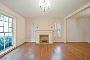 1228 W Gambrell St, Fort Worth, TX 76115 - Photo 5