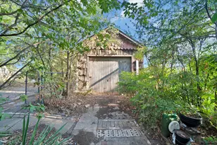 1228 W Gambrell St, Fort Worth, TX 76115 - Photo 37